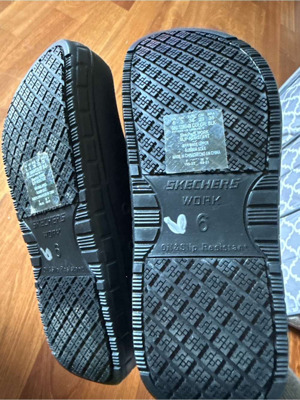 New Skechers Work Women’s Black Slip-On Textured Mules - Picture 2 of 2